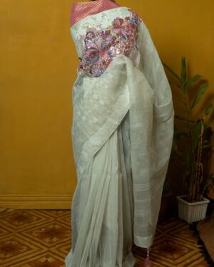 Dhakai Jamdani Carnation Saree