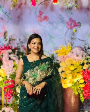 Dhakai Jamdani Carnation Saree