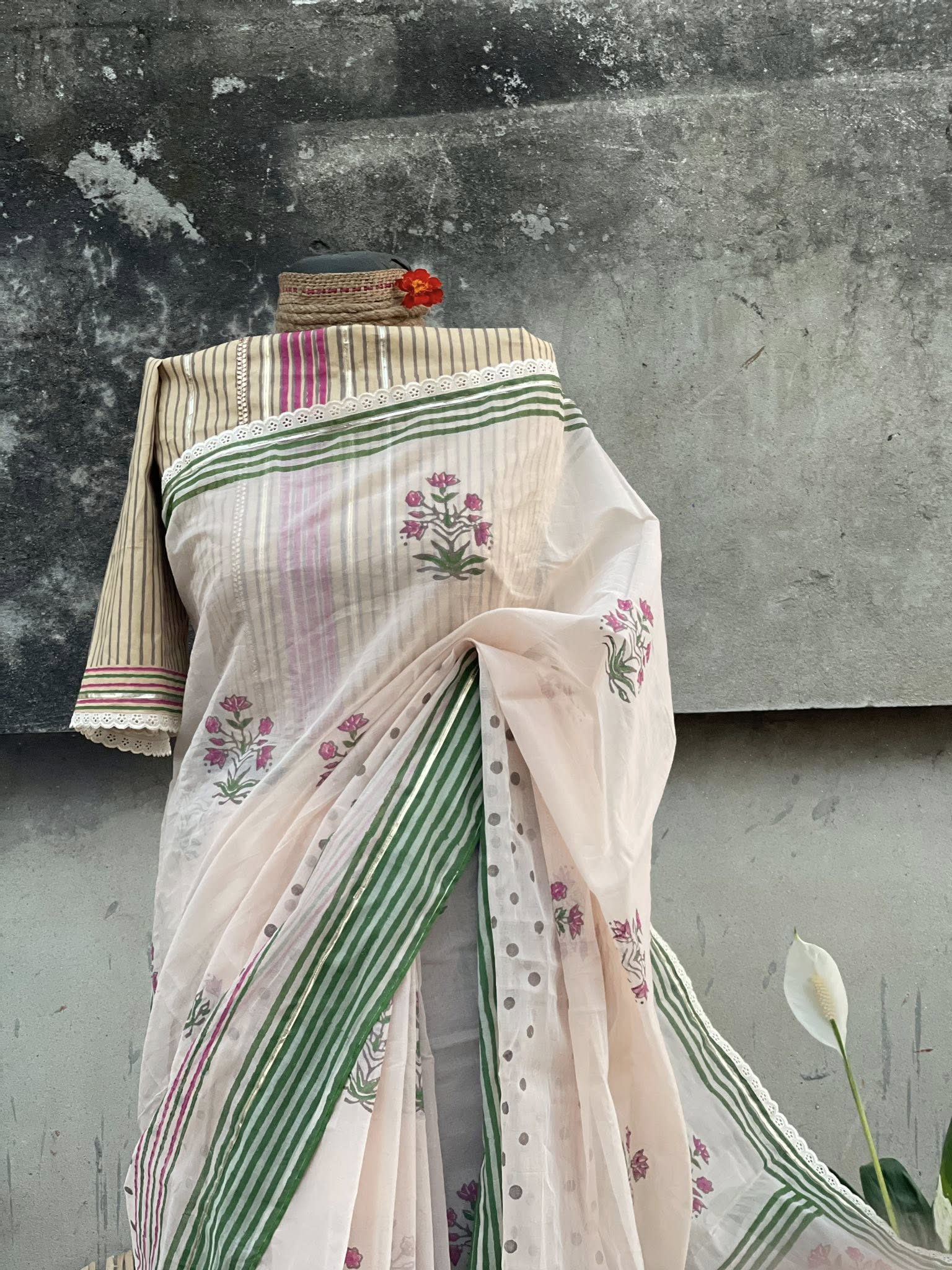 Vintage Block-Printed Tangail Half-Silk Saree - Image 2