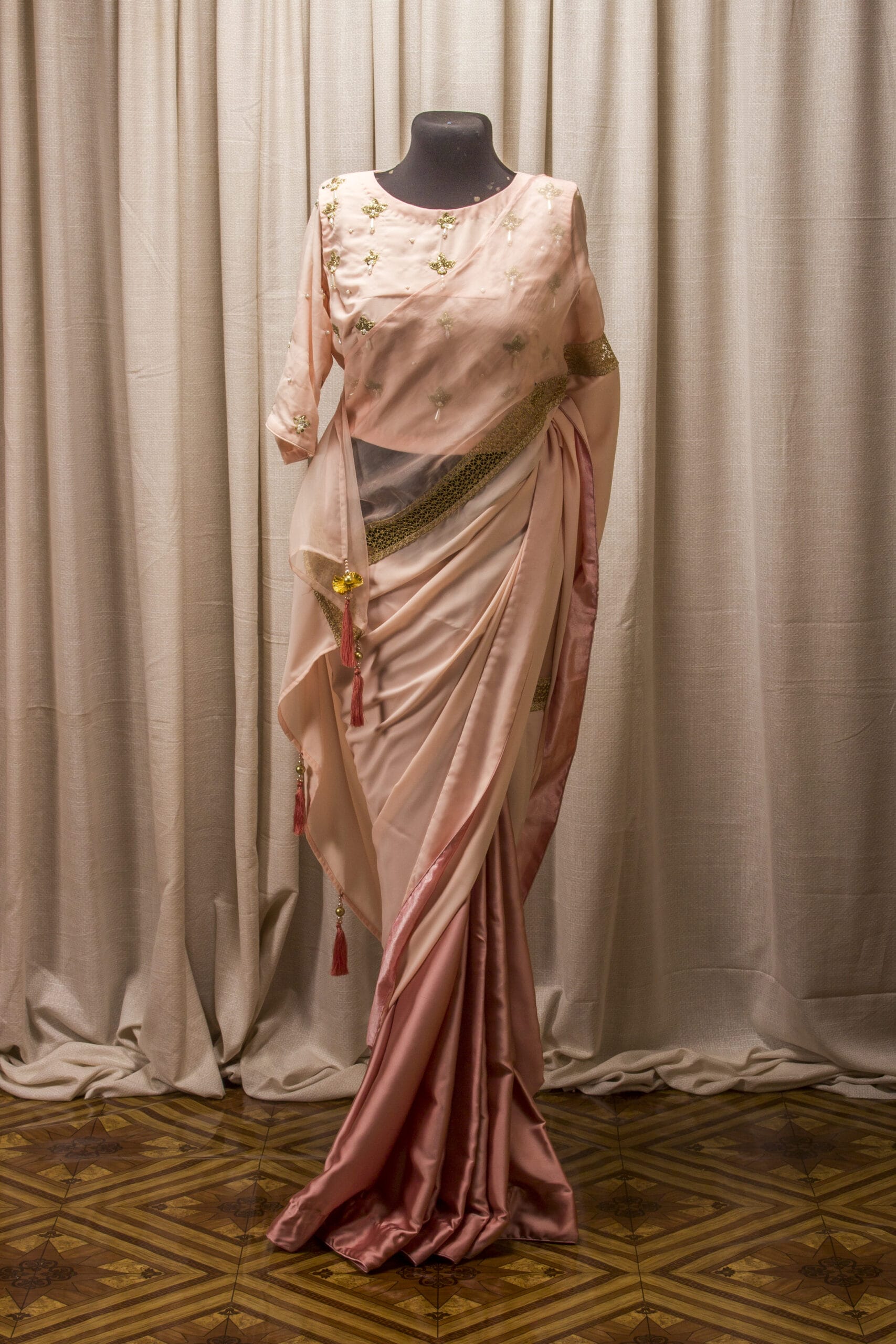 Golden Lace Muslin-Samusilk Saree with Pitta Nakshi work Blouse