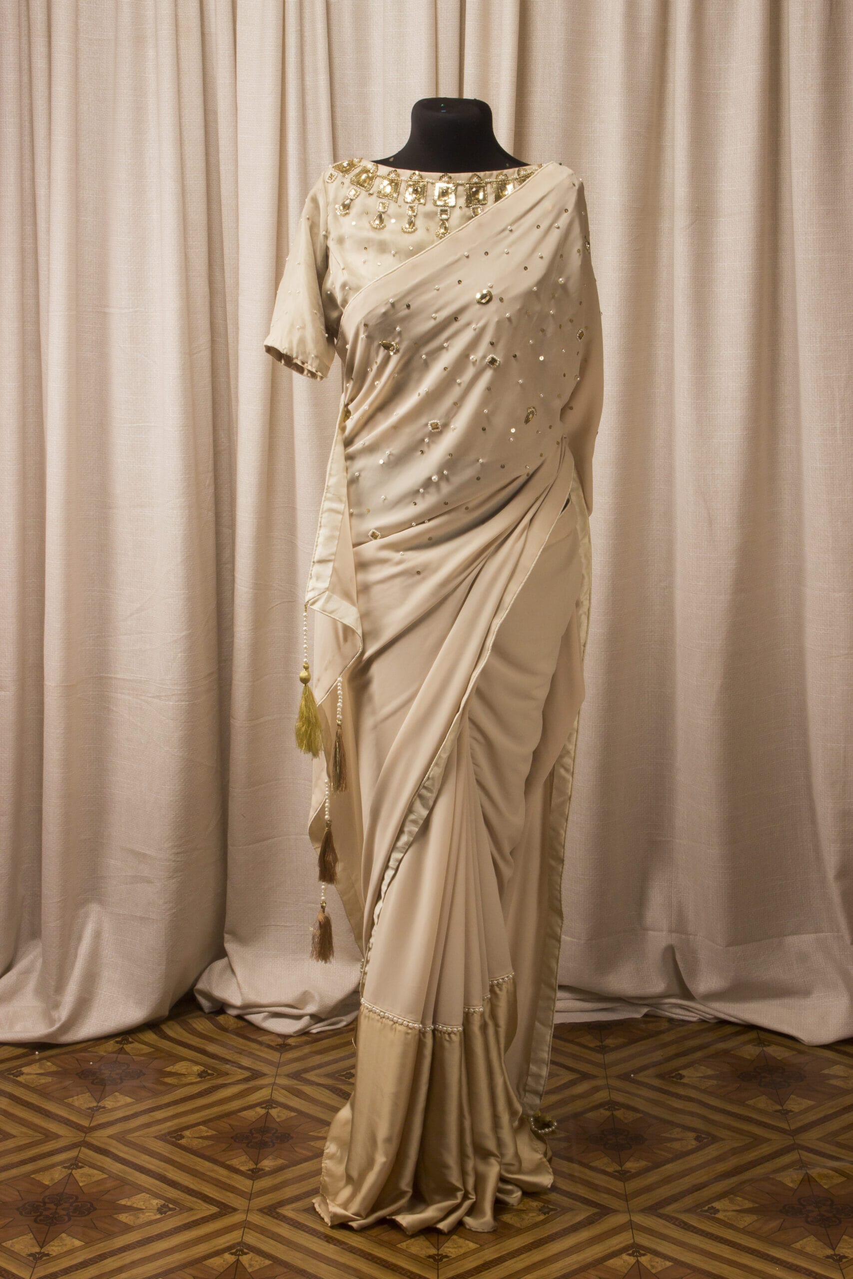 Georgette & Samusilk Half-and-Half Saree - Image 2