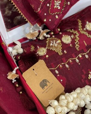 An Ivory Jamdani Tale Saree