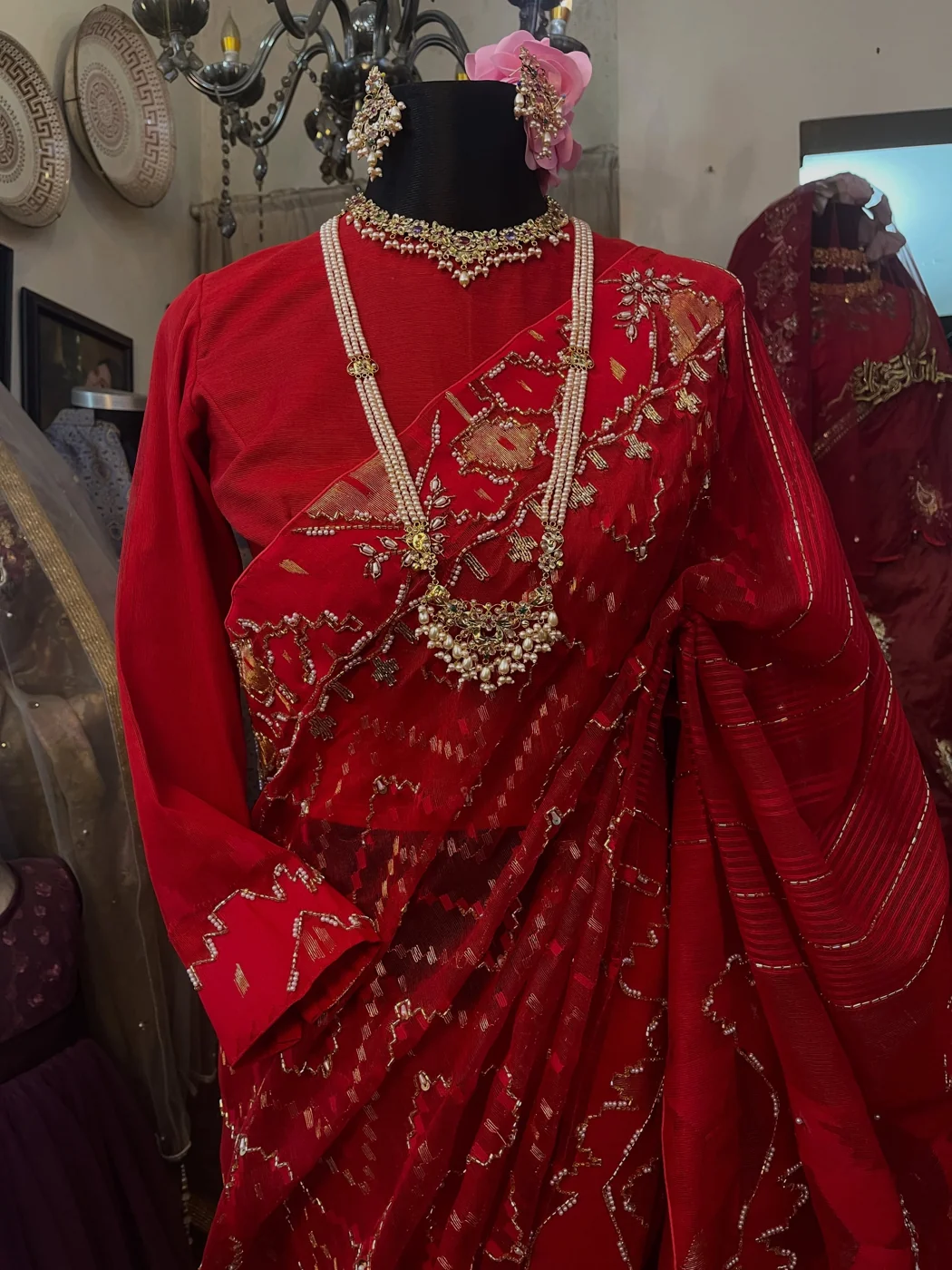 Laal Tuktuke