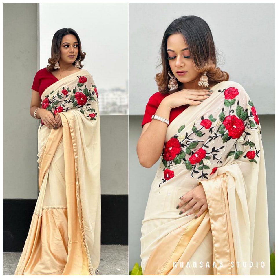 Crepe Georgette Carnation Floral Work Saree with Pearl Sequins