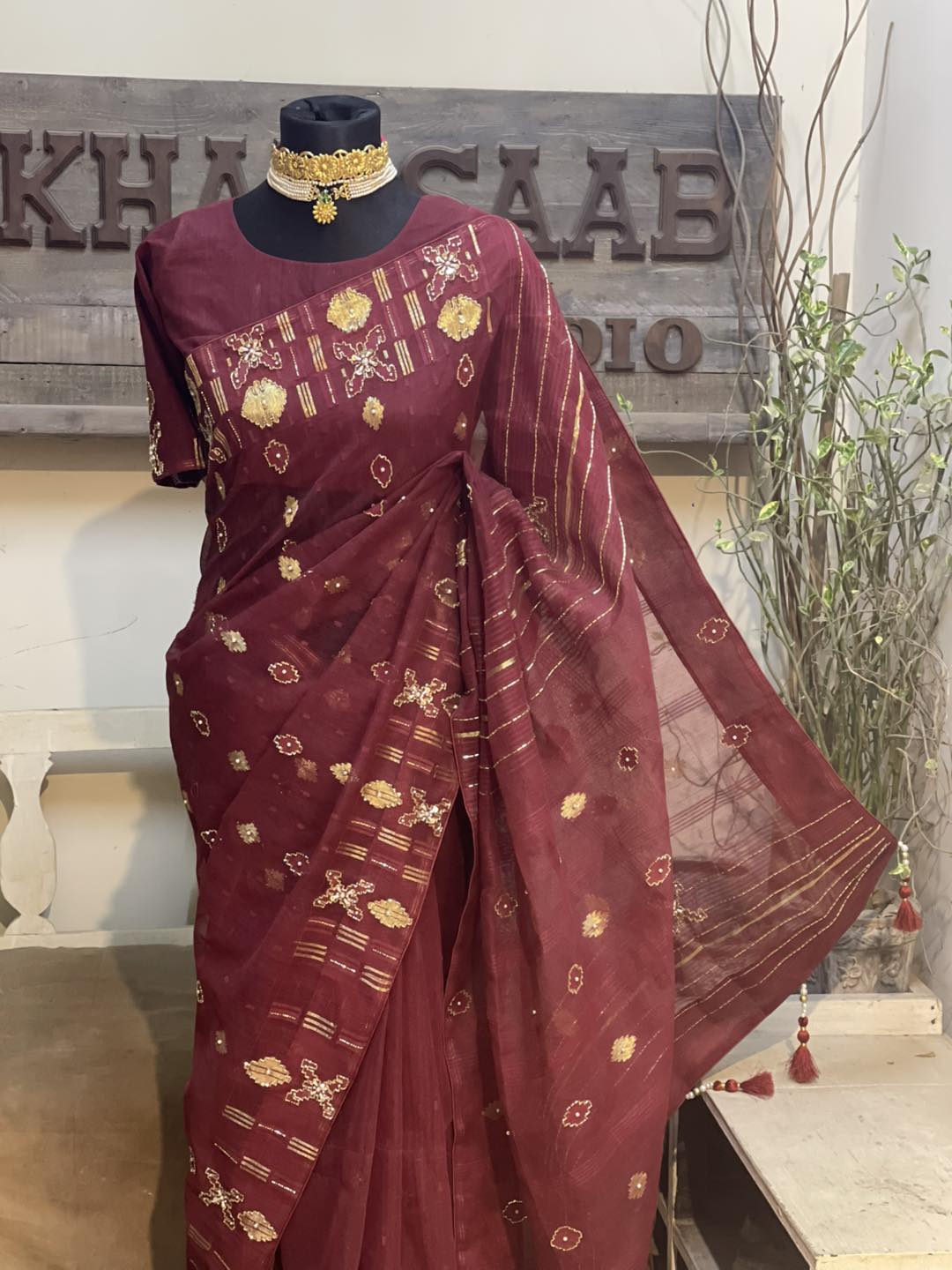 Dhakai Jamdani Embellished Saree