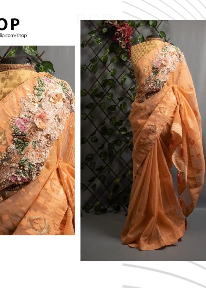 Dhakai Jamdani Carnation Saree