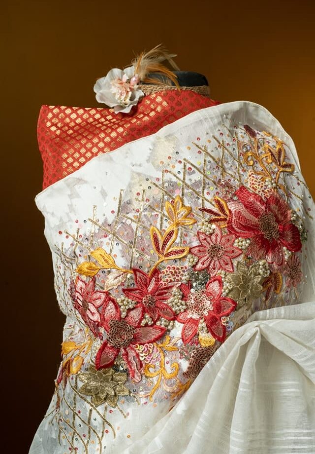 Dhakai Jamdani Carnation Saree