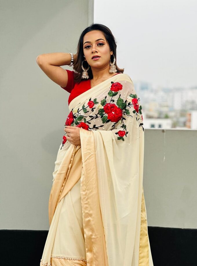 Crepe Georgette Carnation Floral Work Saree with Pearl Sequins