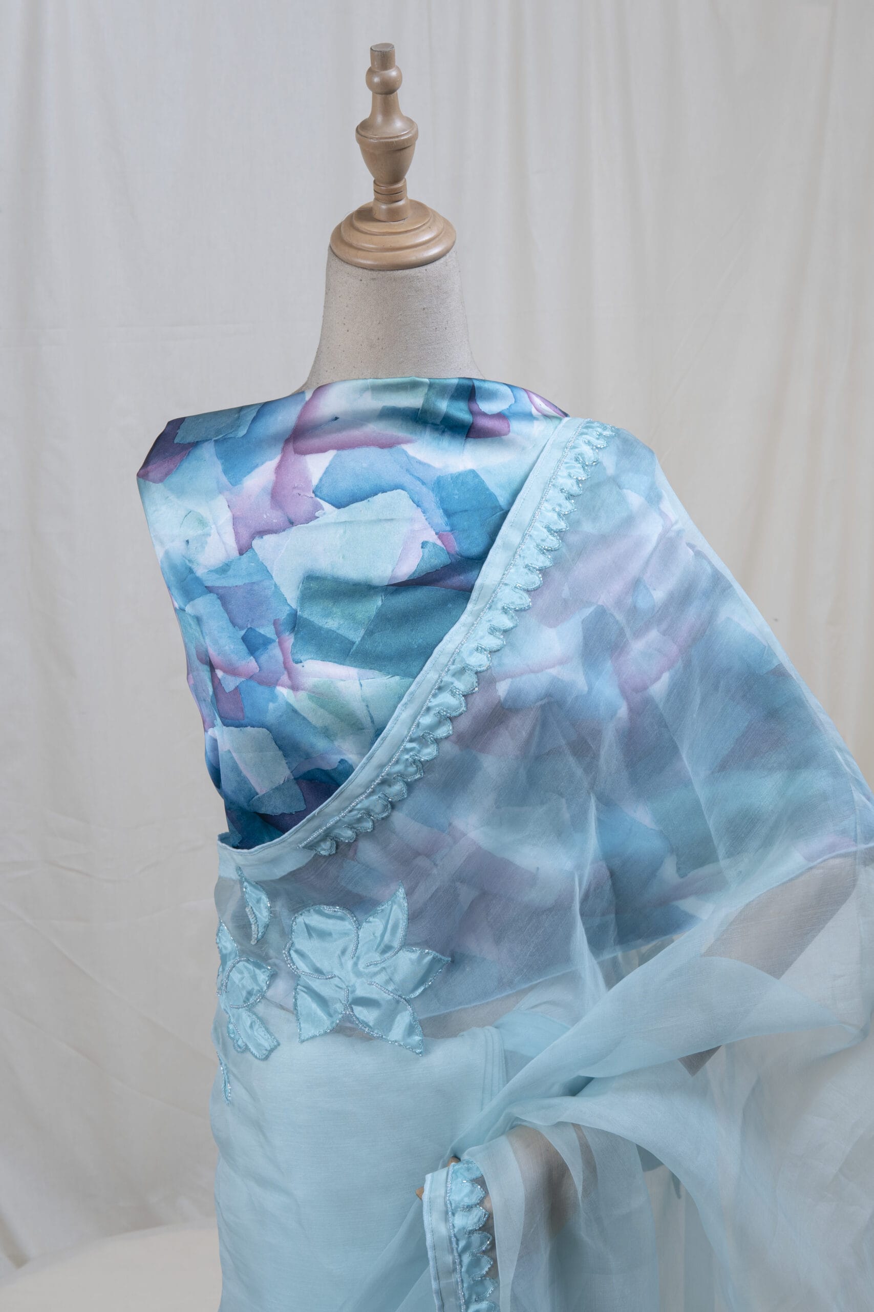 Laser Cut Poppy Applique Saree - Image 2