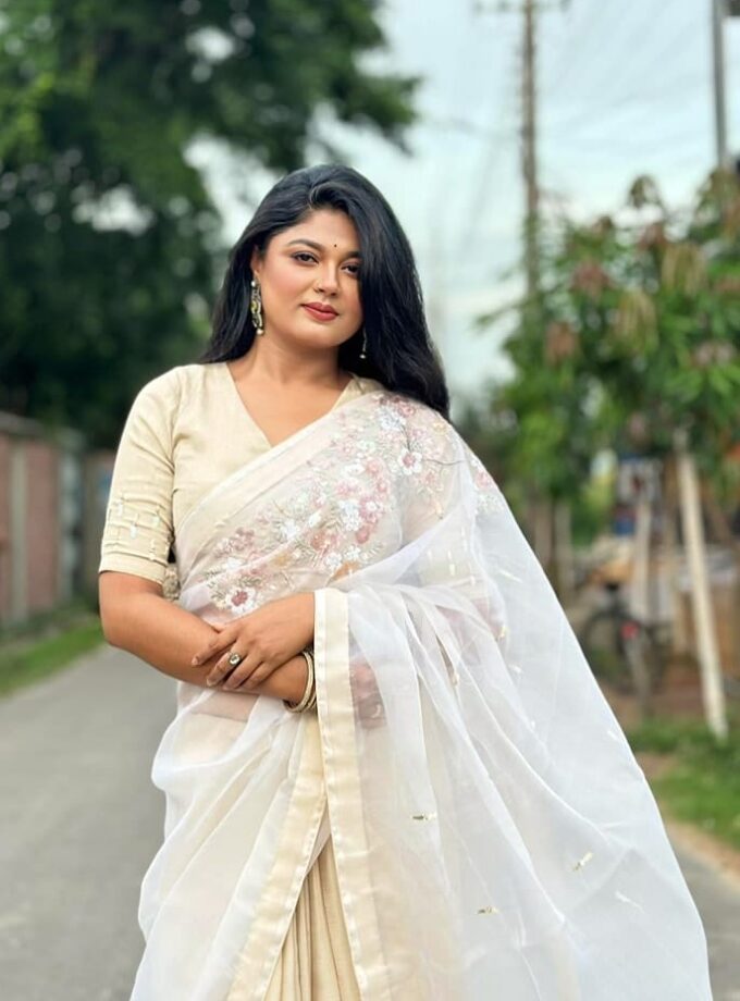 Kusum kanon moslin and chinon silk saree