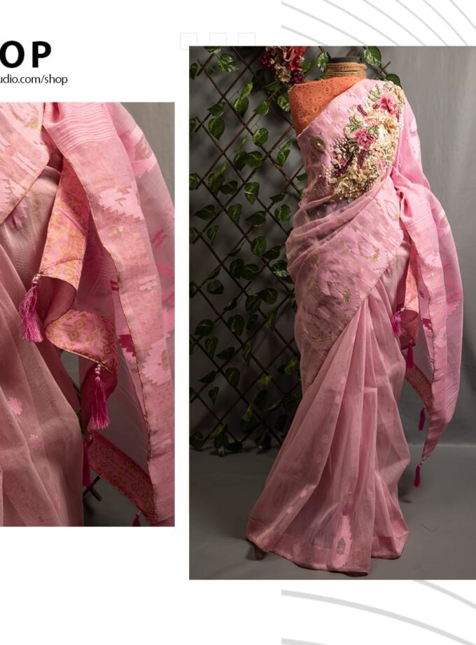 Dhakai Jamdani Carnation Saree