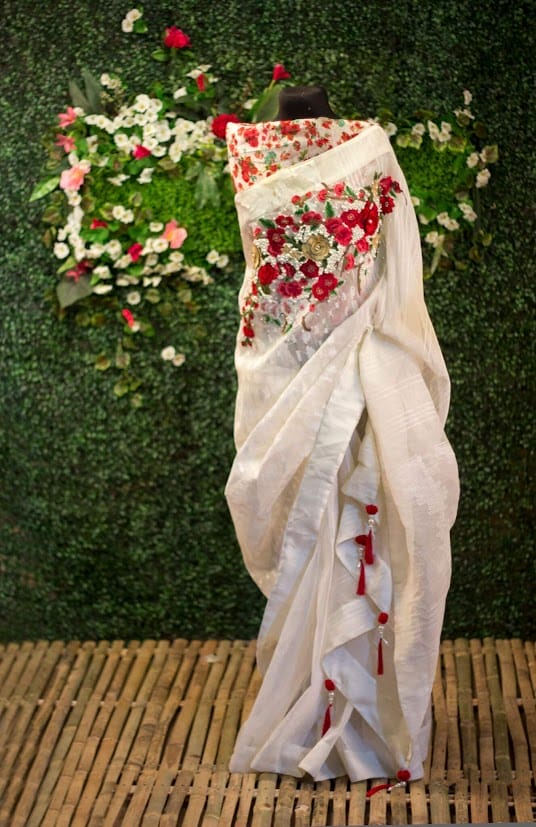 Dhakai Jamdani Carnation Saree