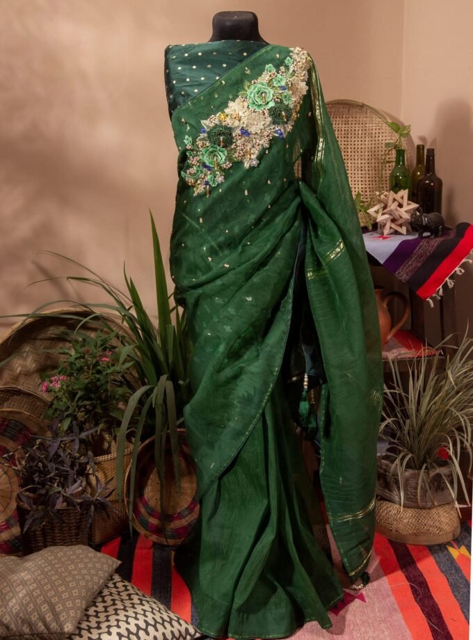 Dhakai Jamdani Carnation Saree
