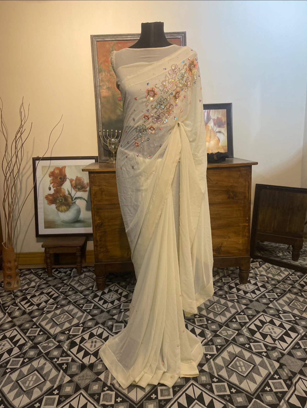 Ivory Crepe Georgette Floral Kardana & Sequins Saree - Image 2