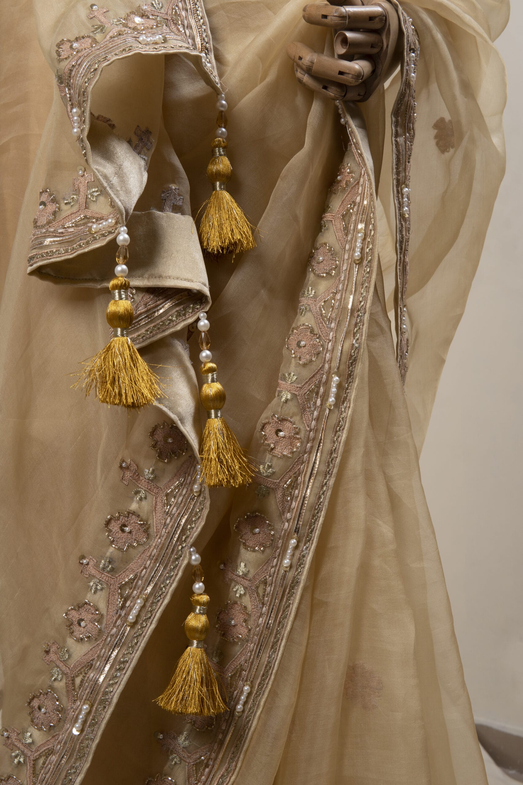 Muslin Embroidered Jamdani motif inspired saree - Image 4