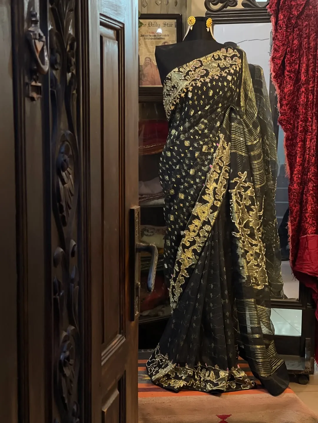 Black Jamdani — powerful in presence. With a hint of jori shimmer, it isn’t just a colour, it’s (3)