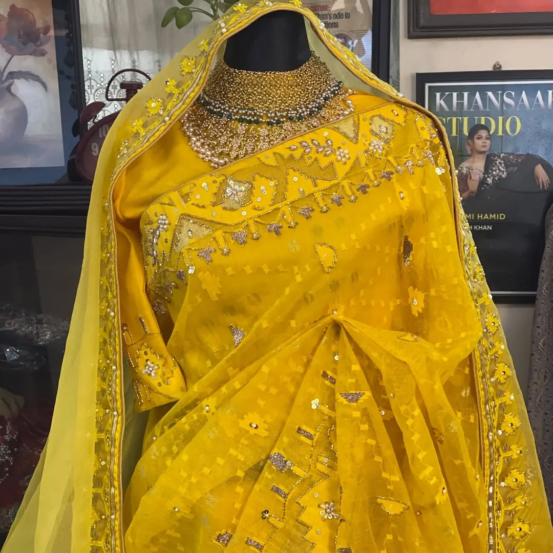 Jamdani — finished with intricate hand Zardosi.Exclusive pieces available.Each saree is a rare e (2)
